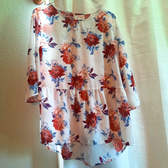 Floral Faded Glory Blouse  *BOGO* - Picture 1 of 4